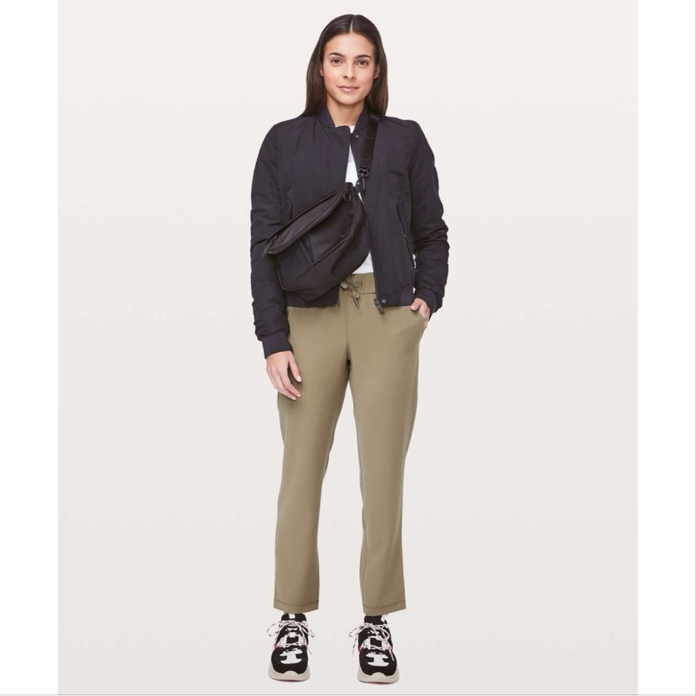 Lululemon Woven On The Fly 7/8 Pant in Frontier